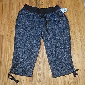 Women Plus Black and Gray Lounge Capri